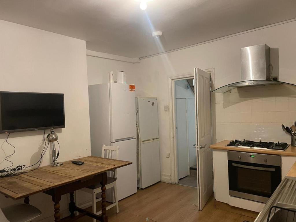 Guest House Balham, South London Spacious, Lambert, 6 Rooms Available חדר תמונה