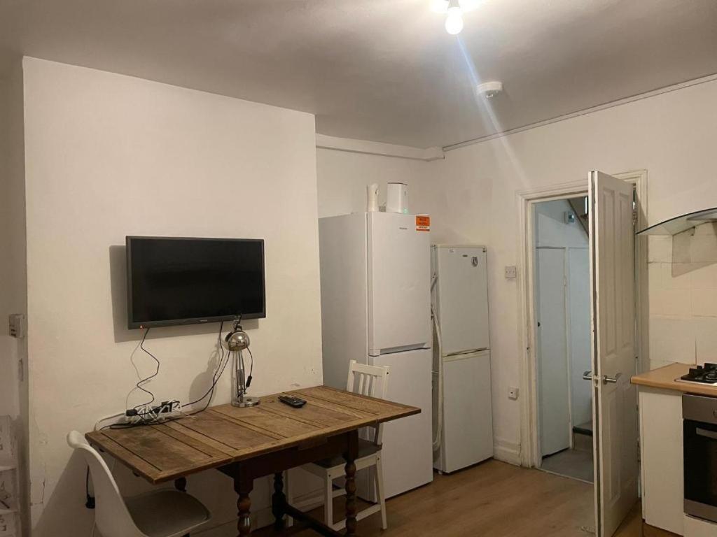 Guest House Balham, South London Spacious, Lambert, 6 Rooms Available חדר תמונה